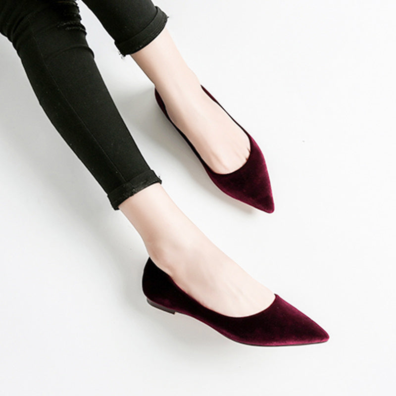 Pointed Toe Shallow Mouth Flats