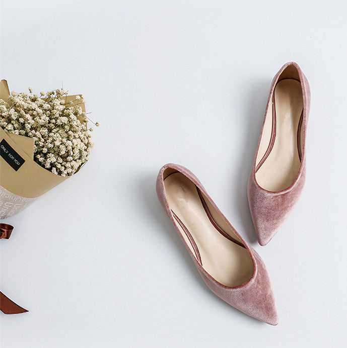 Pointed Toe Shallow Mouth Flats