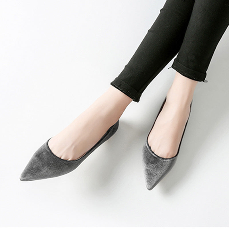 Pointed Toe Shallow Mouth Flats
