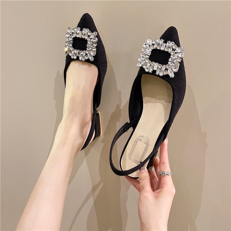 Square Broach Pointed-toe Shoes