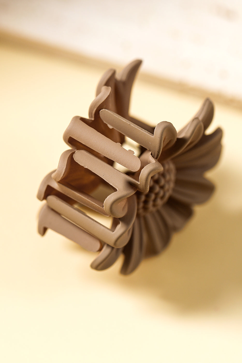 Small Boho Daisy Flower Hair Claw Clip