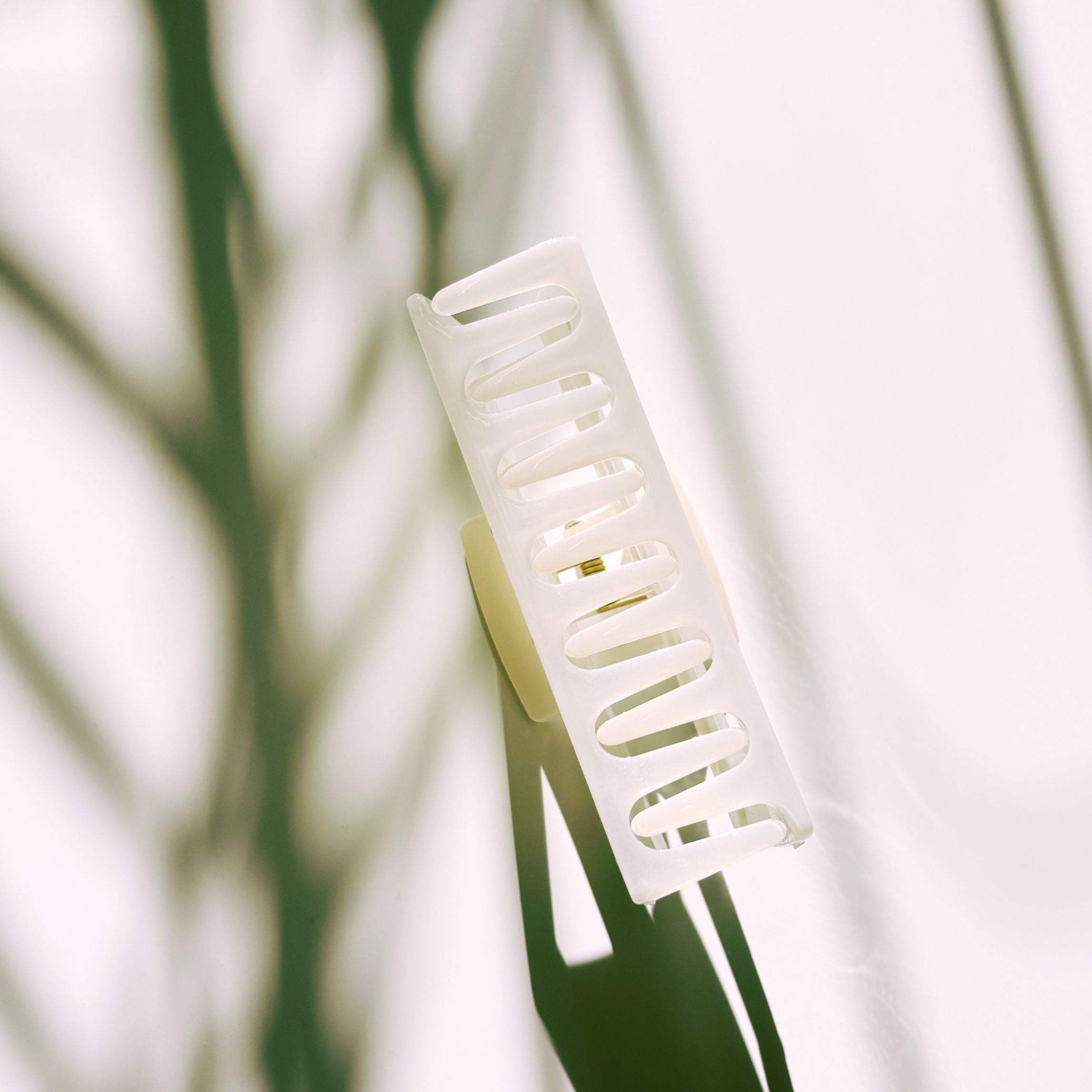 Velvet Claws Uptown Lady in White Dot Hair Clip