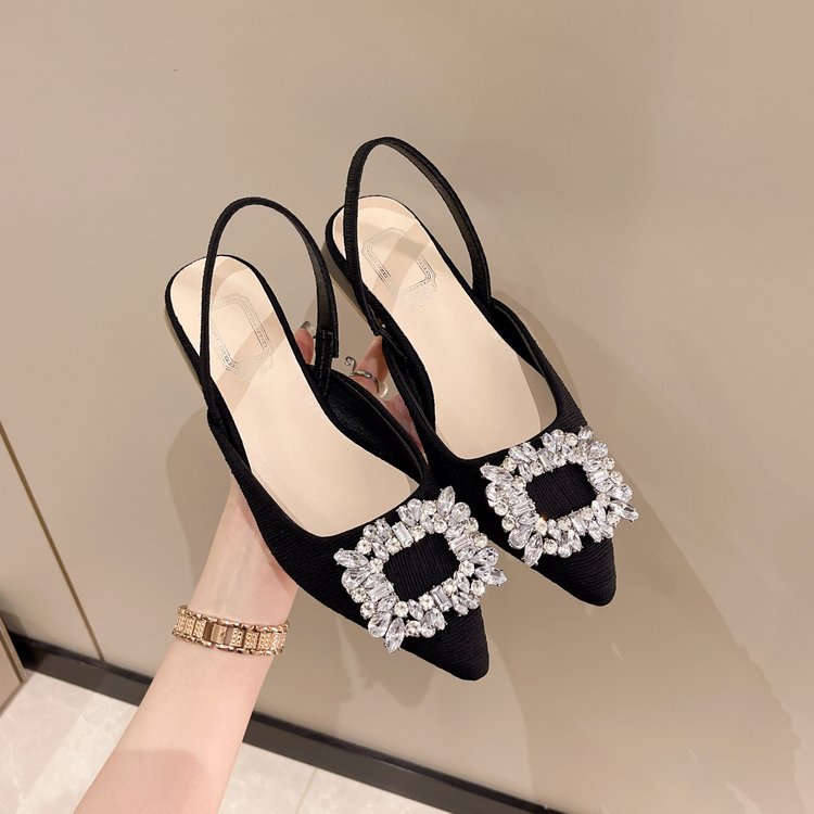 Square Broach Pointed-toe Shoes
